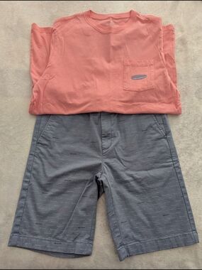 Vineyard Vines T-shirt and Shorts